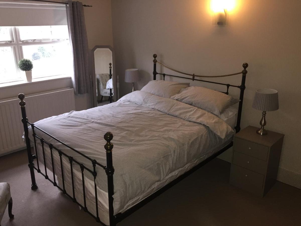 Large 2-Bed House Derbyshire Off Chatsworth Rd Chesterfield Exterior foto